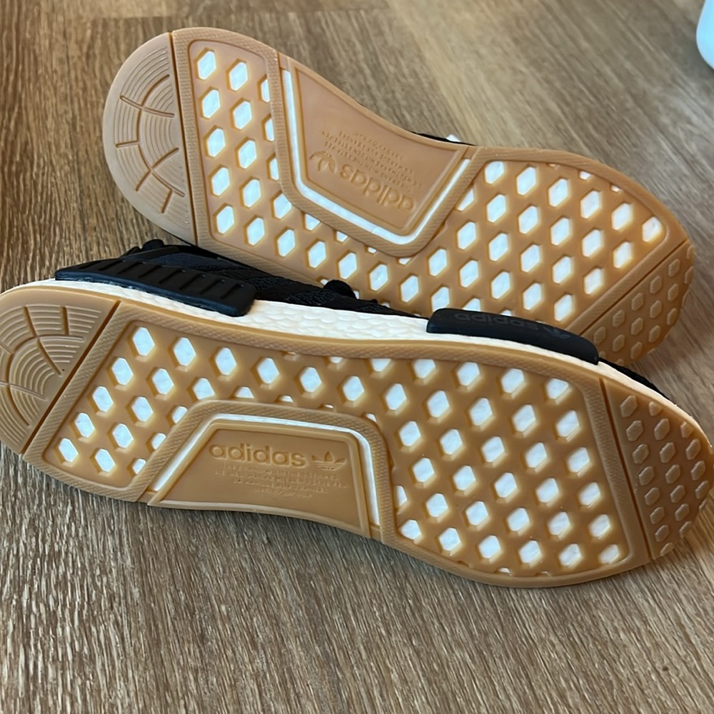 Adidas NMD R1 Sneaker - Picture 3 of 4